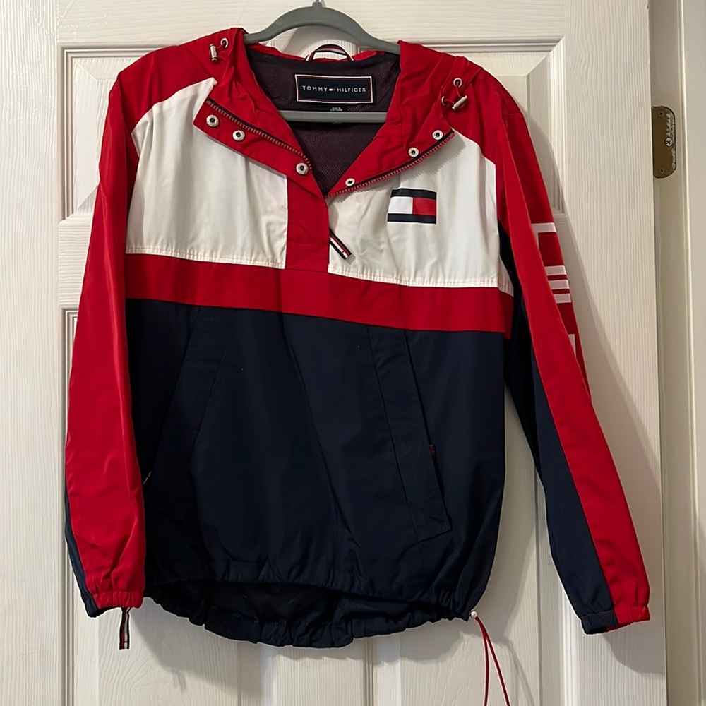 Windbreaker pullover